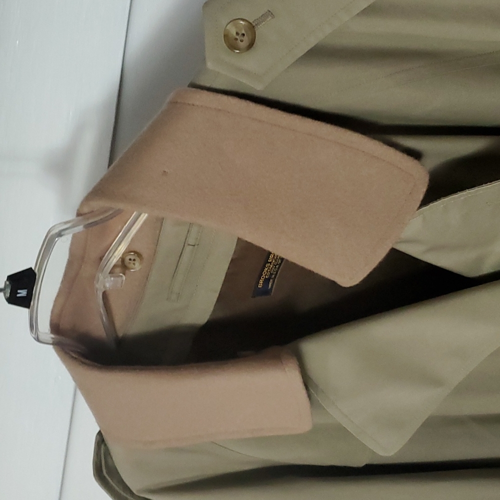 Brooks Brothers trench coat - Picture 4 of 16